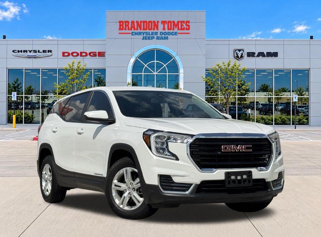 Used 2024 GMC Terrain SLE AWD/4WD image 1