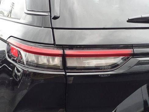 Used 2025 Jeep Grand Cherokee Laredo X w/ Luxury Tech Group I image 25