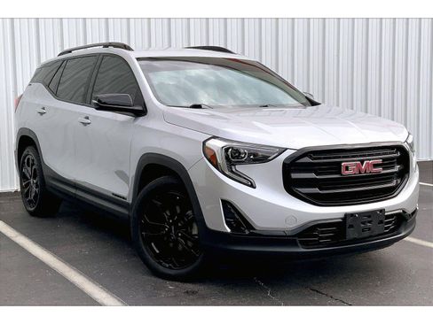 Used 2021 GMC Terrain SLT w/ Elevation Edition FWD image 2