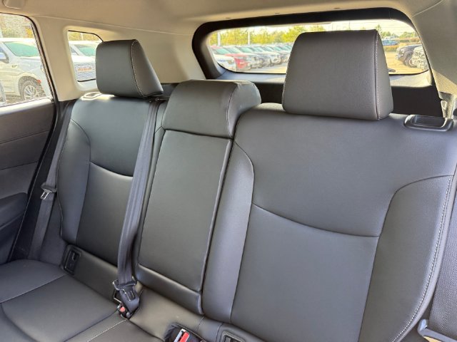 Used 2025 Toyota Corolla Cross XLE FWD image 27