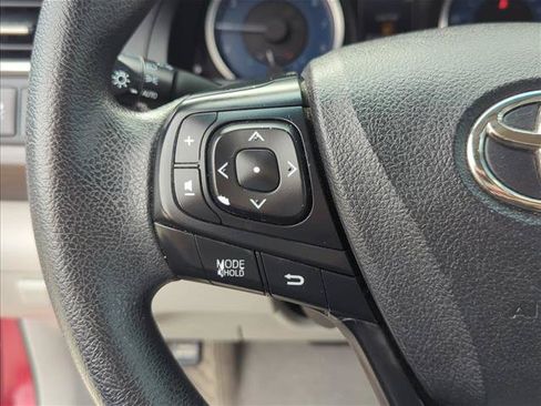 Used 2017 Toyota Camry LE FWD image 14