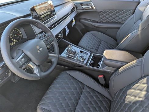 New 2025 Mitsubishi Outlander SEL image 10