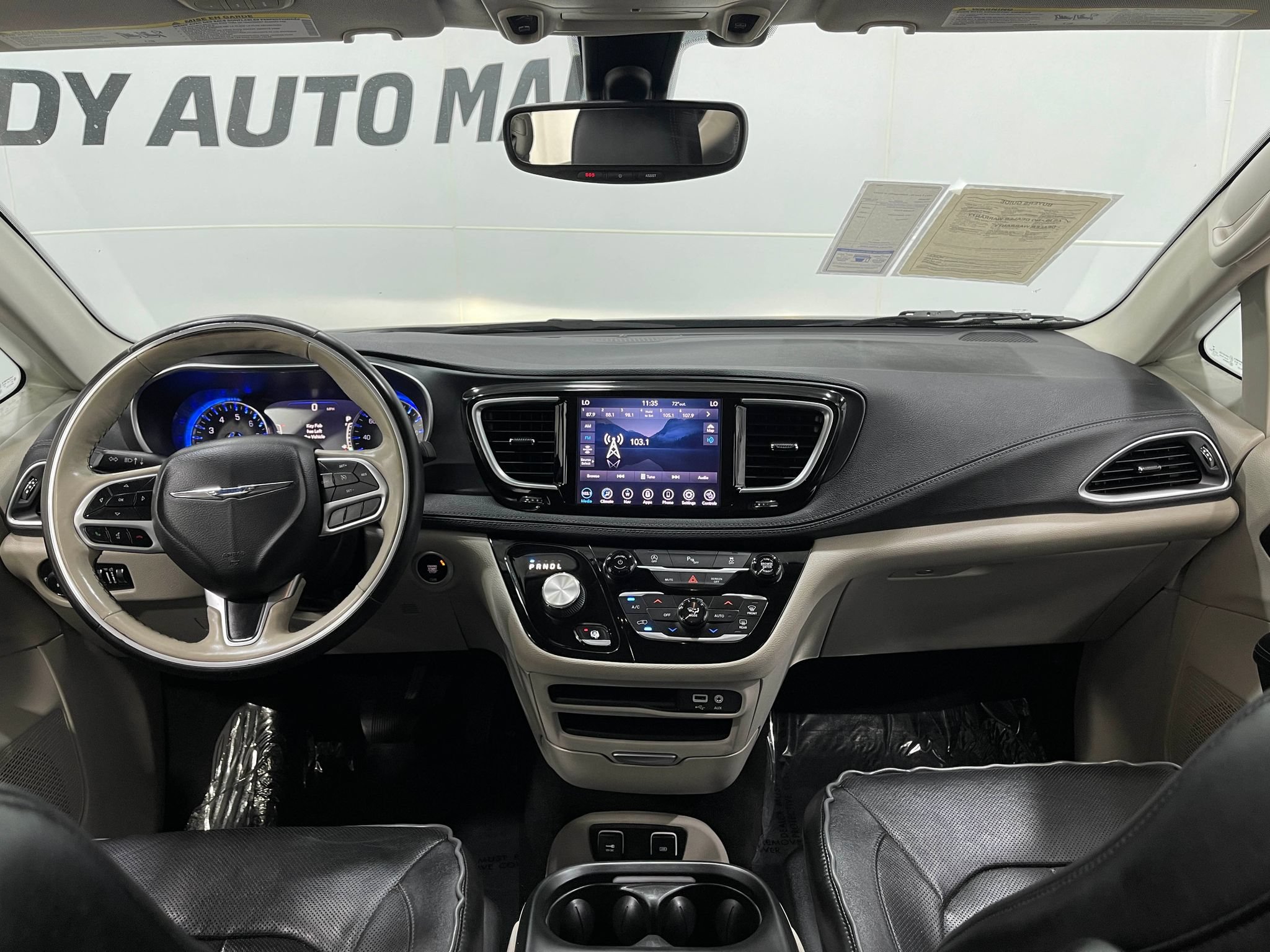 Used 2020 Chrysler Pacifica Limited FWD image 18