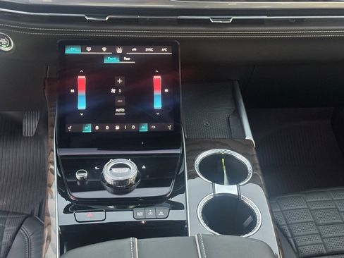 Used 2025 Cadillac Escalade Sport Platinum w/ LPO, ONYX Package image 27