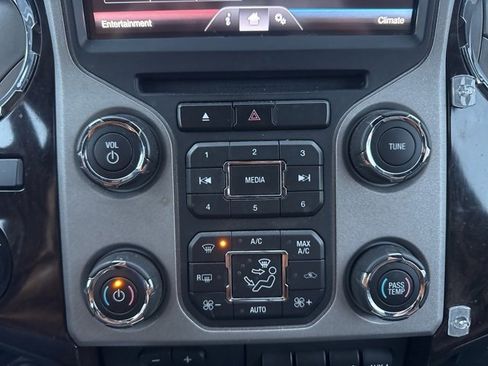 Used 2015 Ford F350 Platinum image 42