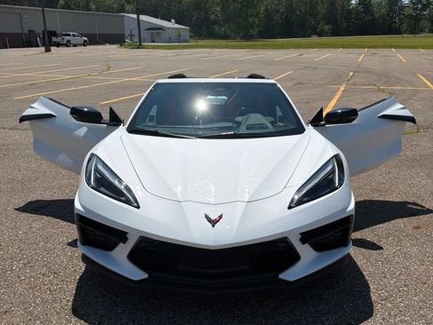 Used 2024 Chevrolet Corvette Stingray Premium Conv w/ Z51 Performance Package RWD image 21