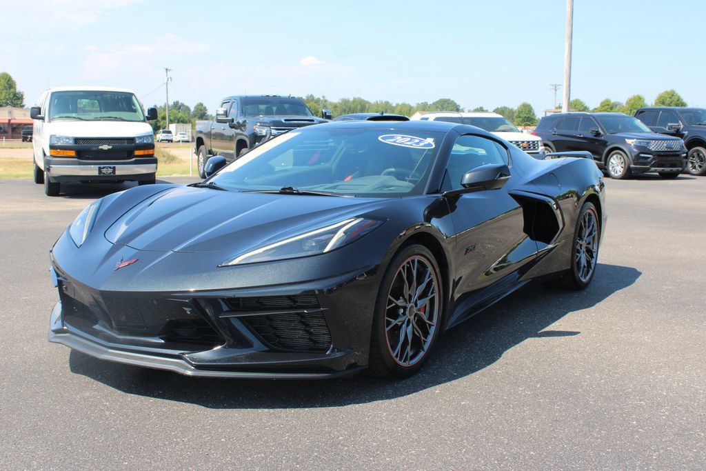 Used 2023 Chevrolet Corvette Stingray Premium Cpe w/ Z51 Performance Package RWD image 4