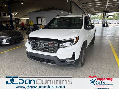 Used 2025 Honda Ridgeline TrailSport image 1