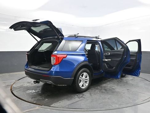 Used 2022 Ford Explorer XLT w/ Equipment Group 202A AWD/4WD image 49