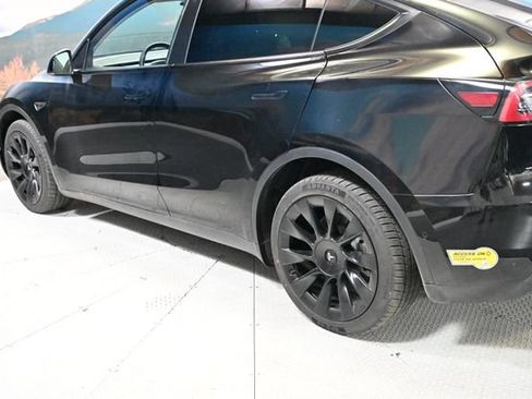 Used 2022 Tesla Model Y Long Range AWD/4WD image 7
