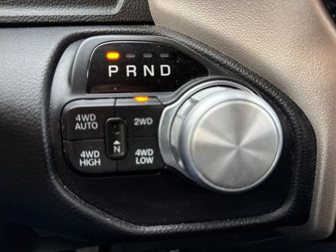 Used 2019 RAM 1500 Laramie image 31