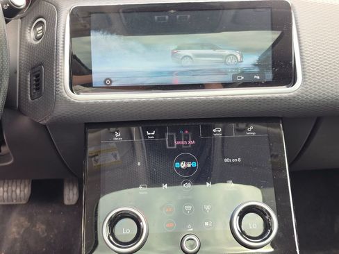 Used 2019 Land Rover Range Rover Velar S AWD/4WD image 20