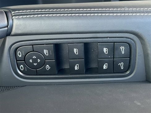 Used 2025 Porsche Cayenne GTS image 26
