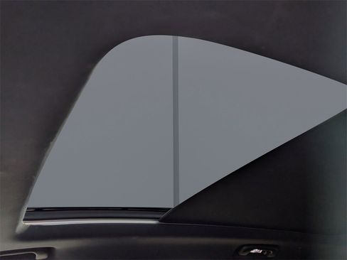 Used 2022 Chevrolet Equinox RS w/ RS Leather Package image 19