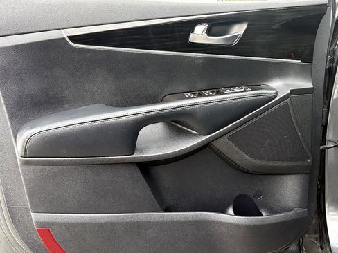 Used 2020 Kia Sorento LX w/ LX I4 Convenience Package image 16