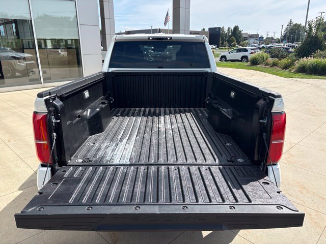 Used 2025 Toyota Tacoma TRD Sport AWD/4WD image 34