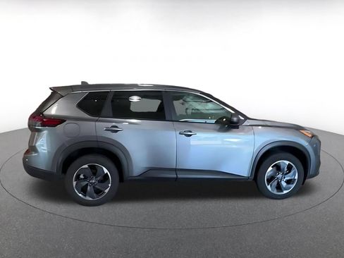 Used 2025 Nissan Rogue SV FWD image 14