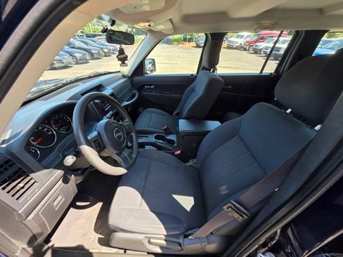 Used 2012 Jeep Liberty Sport AWD/4WD image 12