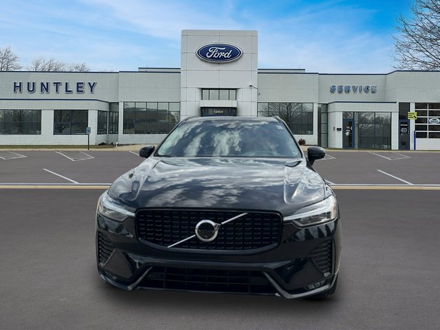 Used 2024 Volvo XC60 B5 Plus w/ Protection Package Premier AWD/4WD image 3