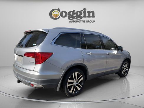 Certified 2017 Honda Pilot Touring image 5