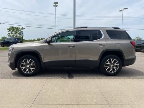 Used 2022 GMC Acadia SLE w/ Driver Convenience Package FWD image 8