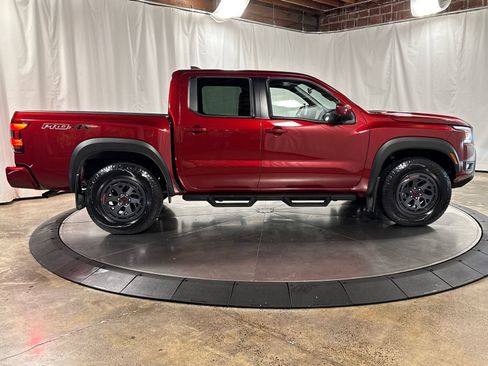 Used 2025 Nissan Frontier PRO-4X w/ Tow Package AWD/4WD image 6
