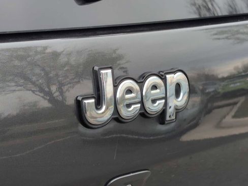 Used 2015 Jeep Cherokee Limited w/ Luxury Group image 12