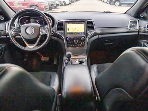 Used 2018 Jeep Grand Cherokee Laredo image 27