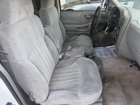 Used 2001 Chevrolet S10 Pickup LS w/ Preferred Equipment Group image 10