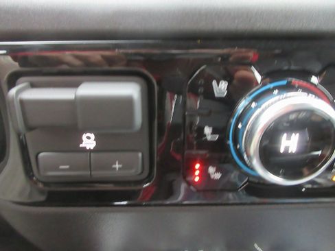 New 2026 GMC Sierra 3500 SLT w/ SLT Convenience Package image 20