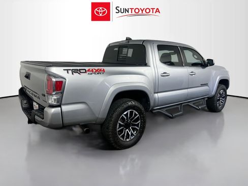 Used 2020 Toyota Tacoma TRD Sport AWD/4WD image 4