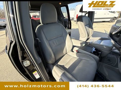 Used 2018 Toyota Sienna XLE image 20