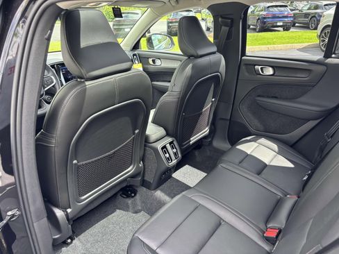New 2025 Volvo XC40 B5 Core w/ Protection Package Premier AWD/4WD image 27