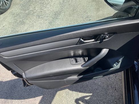 Used 2014 Volkswagen Passat 2.5 SE image 18