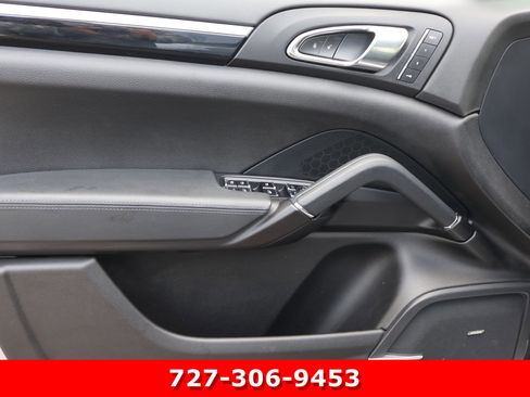 Used 2016 Porsche Cayenne AWD/4WD image 14