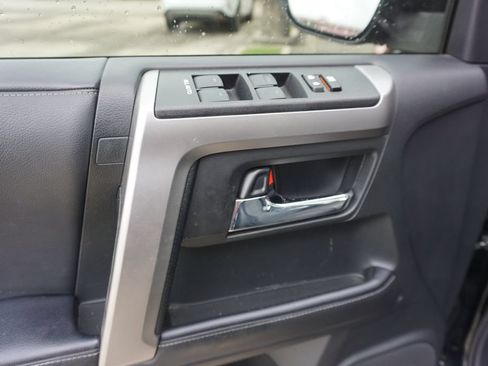 Used 2023 Toyota 4Runner SR5 Premium w/ Moonroof Package RWD image 4