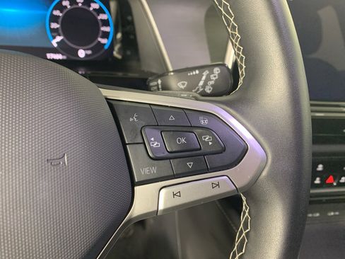 Used 2025 Volkswagen Atlas Cross Sport SE image 20