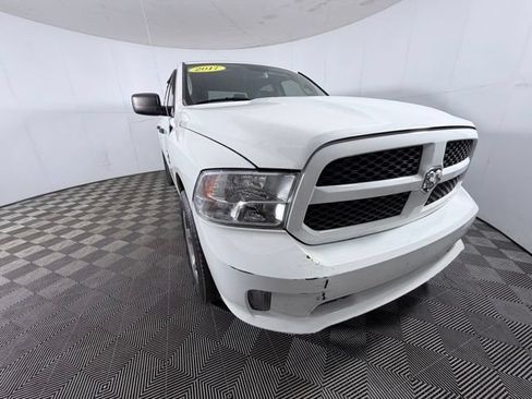 Used 2017 RAM 1500 Express AWD/4WD image 7