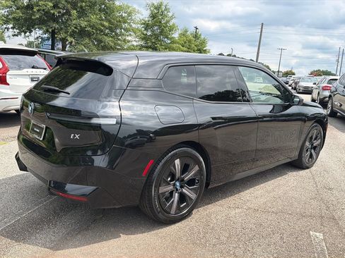 Used 2023 BMW iX xDrive50 w/ Premium Package AWD/4WD image 7