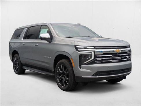 New 2025 Chevrolet Suburban Premier image 6