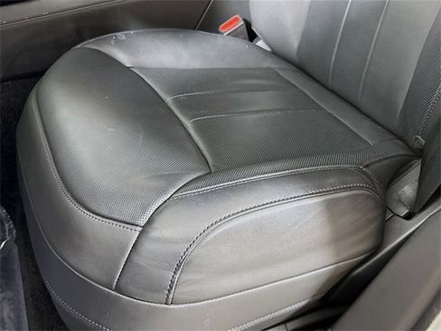 Certified 2025 Land Rover Range Rover SE image 22