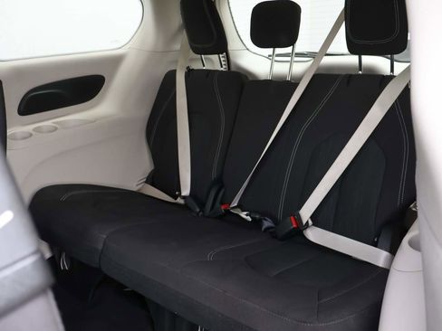 Used 2024 Chrysler Voyager LX image 11