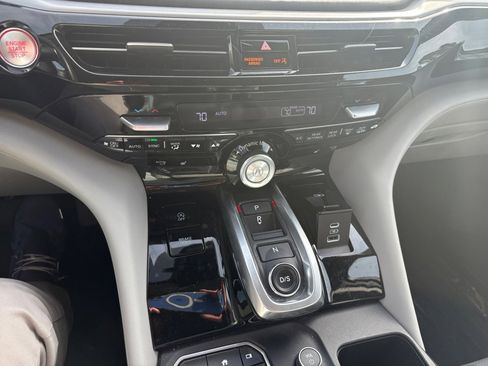 Used 2024 Acura MDX w/ Technology Package image 16