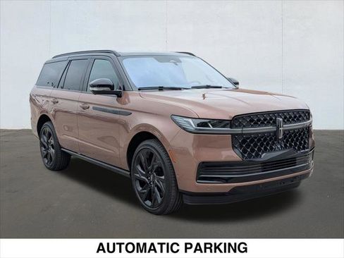 Used 2025 Lincoln Navigator Black Label AWD/4WD image 7