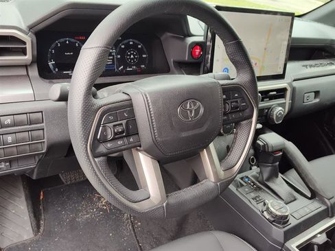Used 2024 Toyota Tacoma TRD Off-Road image 14