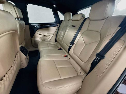 Certified 2021 Porsche Macan AWD/4WD image 23
