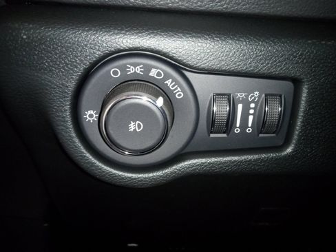 New 2026 Chrysler Pacifica Select image 18