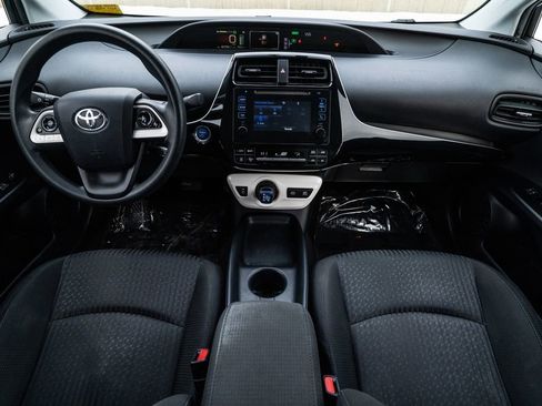 Used 2016 Toyota Prius Three image 11