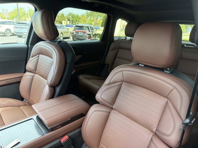 New 2026 Lincoln Nautilus Reserve AWD/4WD image 13