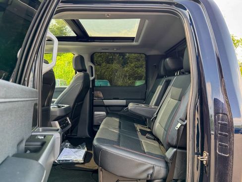 Used 2024 Ford F250 Lariat w/ Black Appearance Package image 15